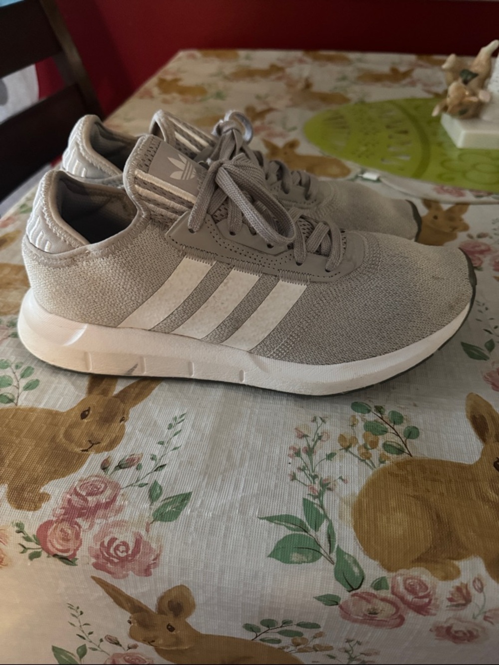 Adidas Swift Run light  Gray/White Casual Running Sneakers size 8.5